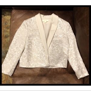 ERIN Sz 4 Cream-colored brocade waist length jacket